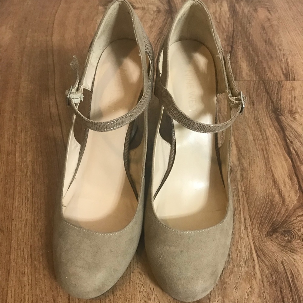 Comfy closed toe shoes